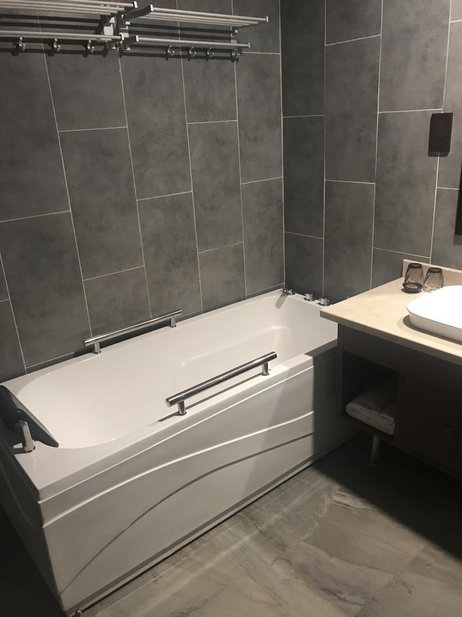 Manxin Hotel Shanghai Xujiahui Екстериор снимка